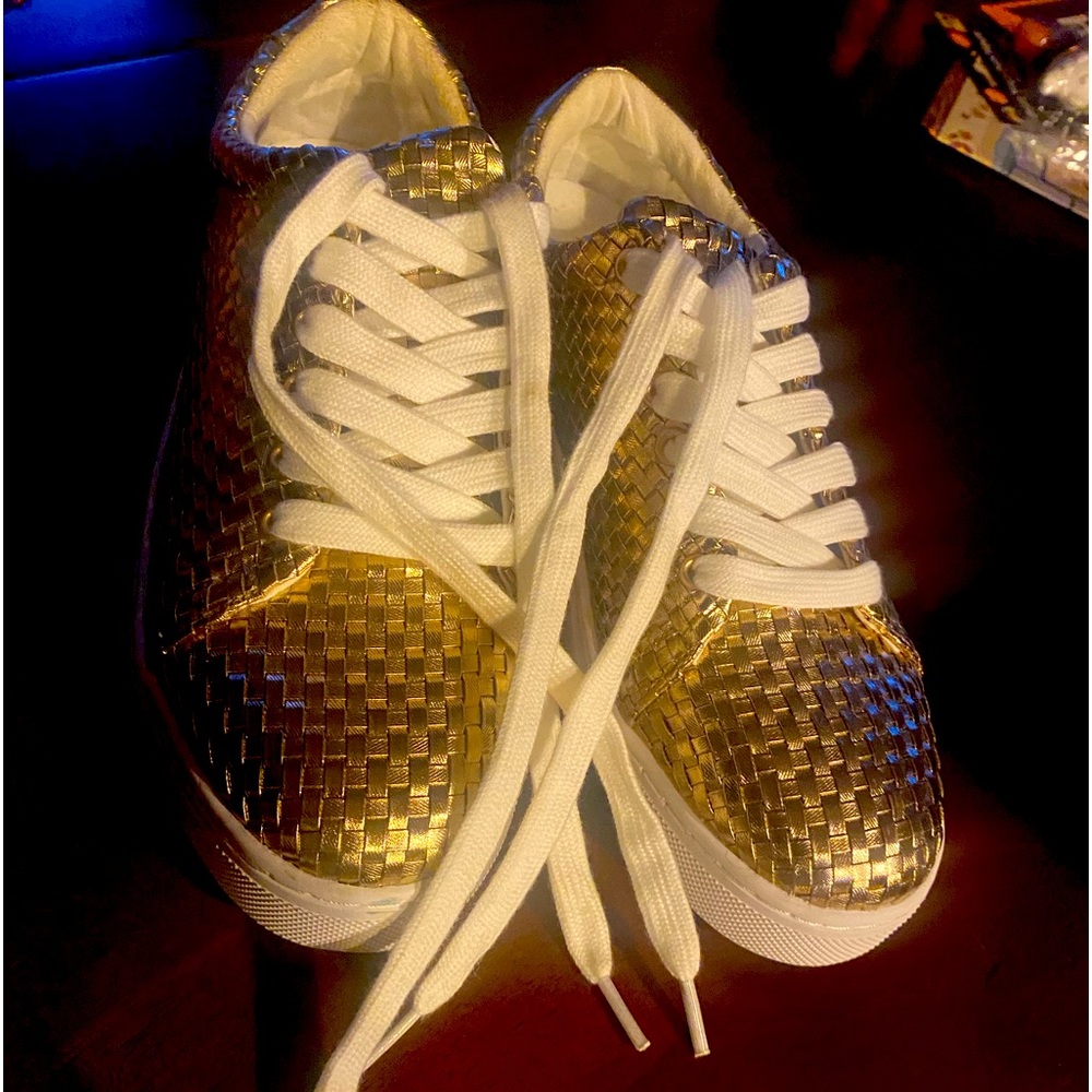 Issac gold shoes new